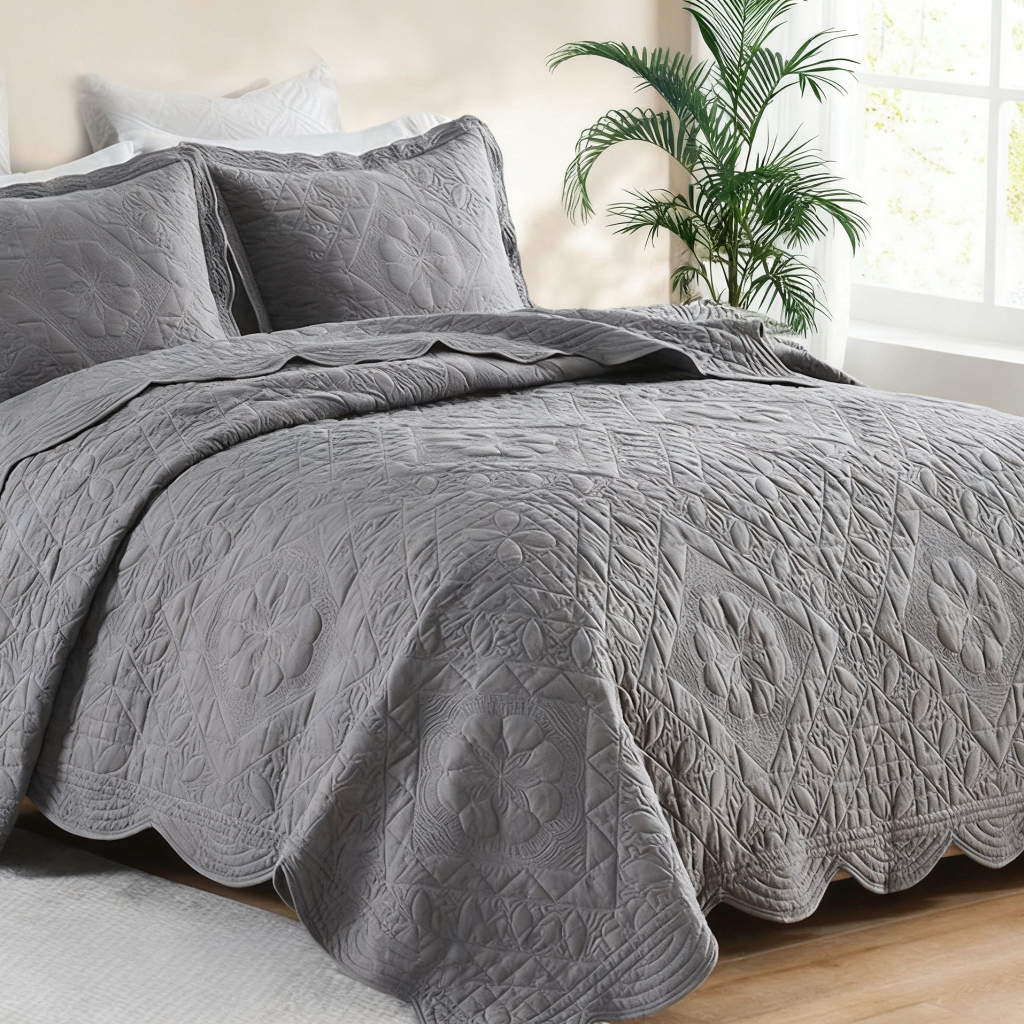 Gray Floral Quilt Set