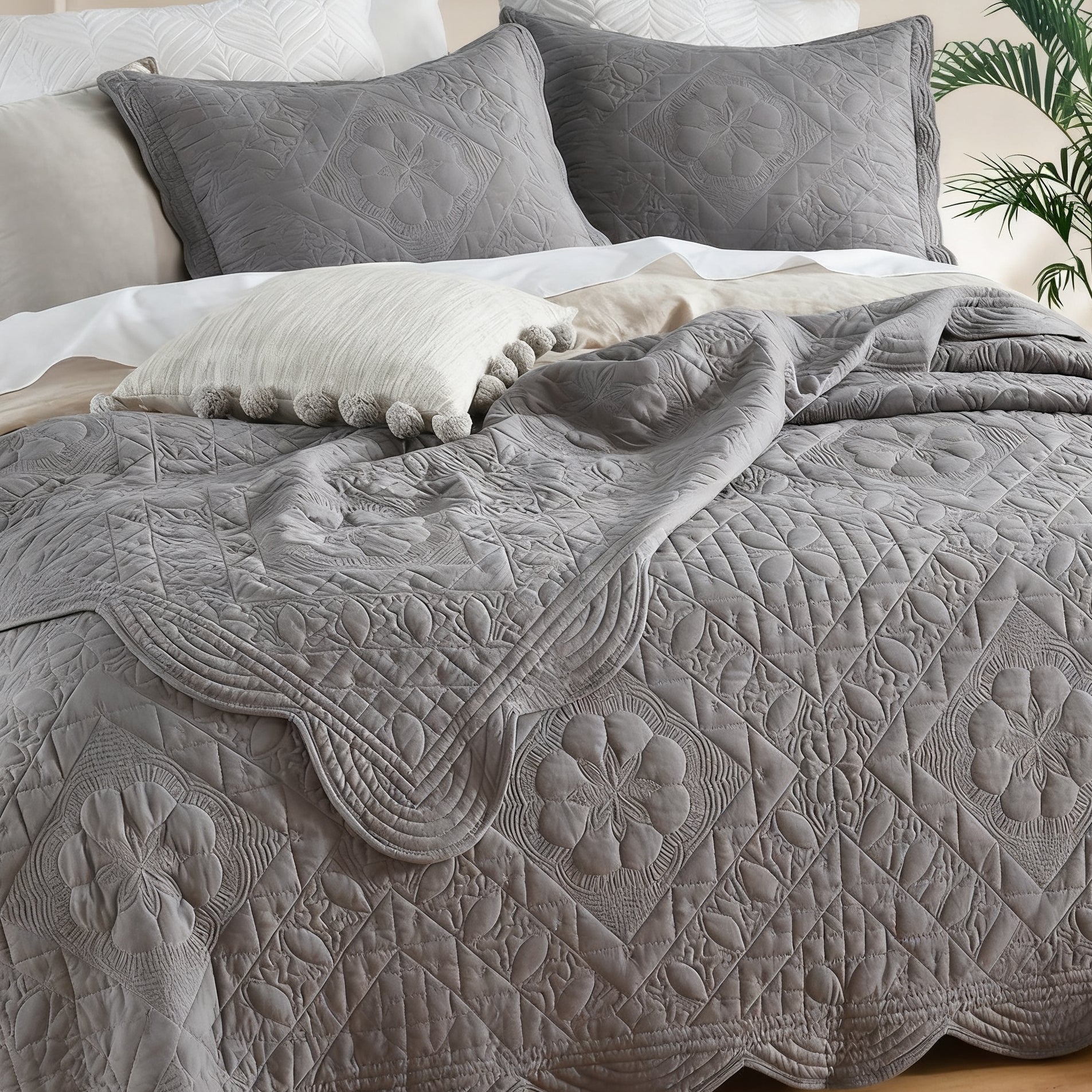 Gray Floral Quilt Set